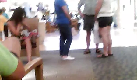 Busty金髪および幅lickingめている階段上 鈴木 一徹 の エロ 動画