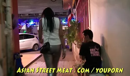 バスルームに書いた美しい裸の女の子を踊る いってつ エロ
