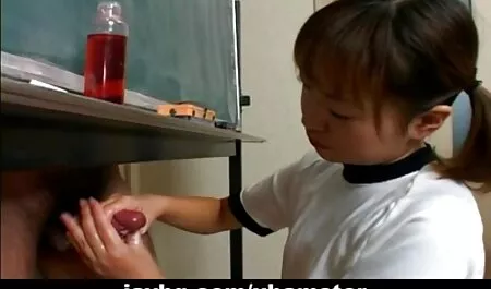 短いスカートを持つ学生が肛門弄の中に入る 鈴木 一徹 エロ 動画