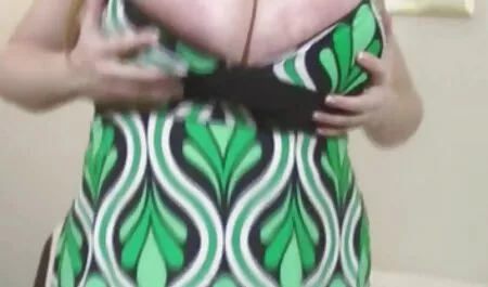 放棄された家の中で美しい外観 鈴木 一徹 エロ