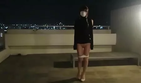 若い美しさは刑務所の医者によって検査されました 女性 向け アダルト 一徹