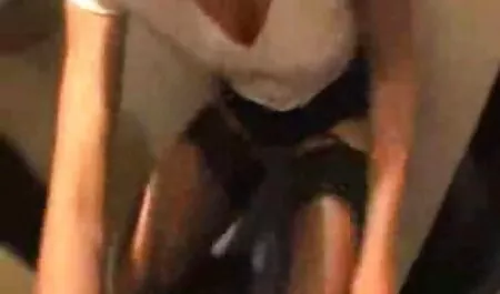 彼の前でお金のために男を与える 一徹 sex 動画