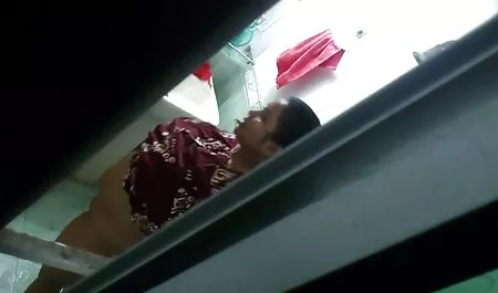 スキニー雌犬で椅子masturbates 一徹 エロ 画像