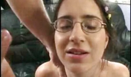 CRAガーリーな女の子が彼女の夫はどのようにおしっこのトイレ 一徹 アダルト 動画