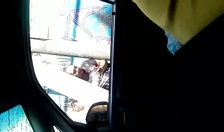 ナターシャは三人の友人とビーチでよく休んだ エロ 動画 無料 一徹